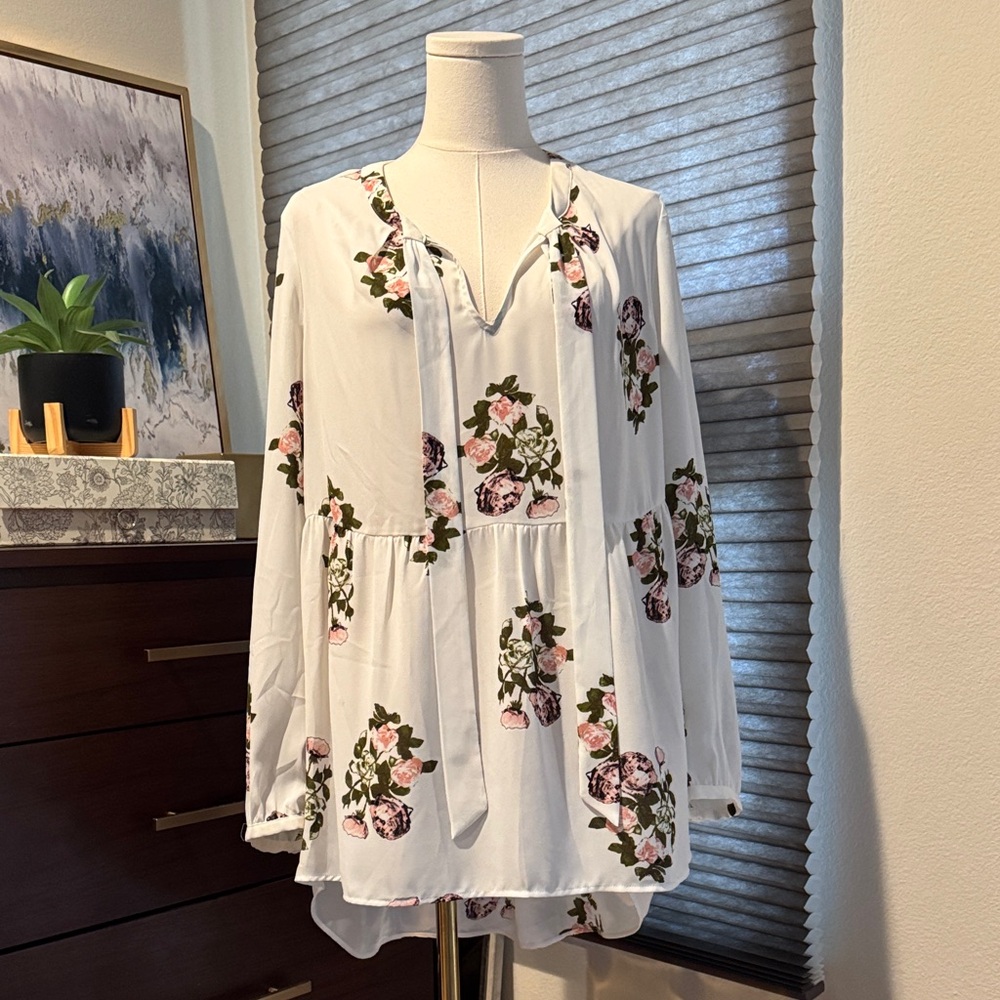 DR2 by Daniel Rainn Woman's PS Floral Printed Babydoll Blouse. Size L